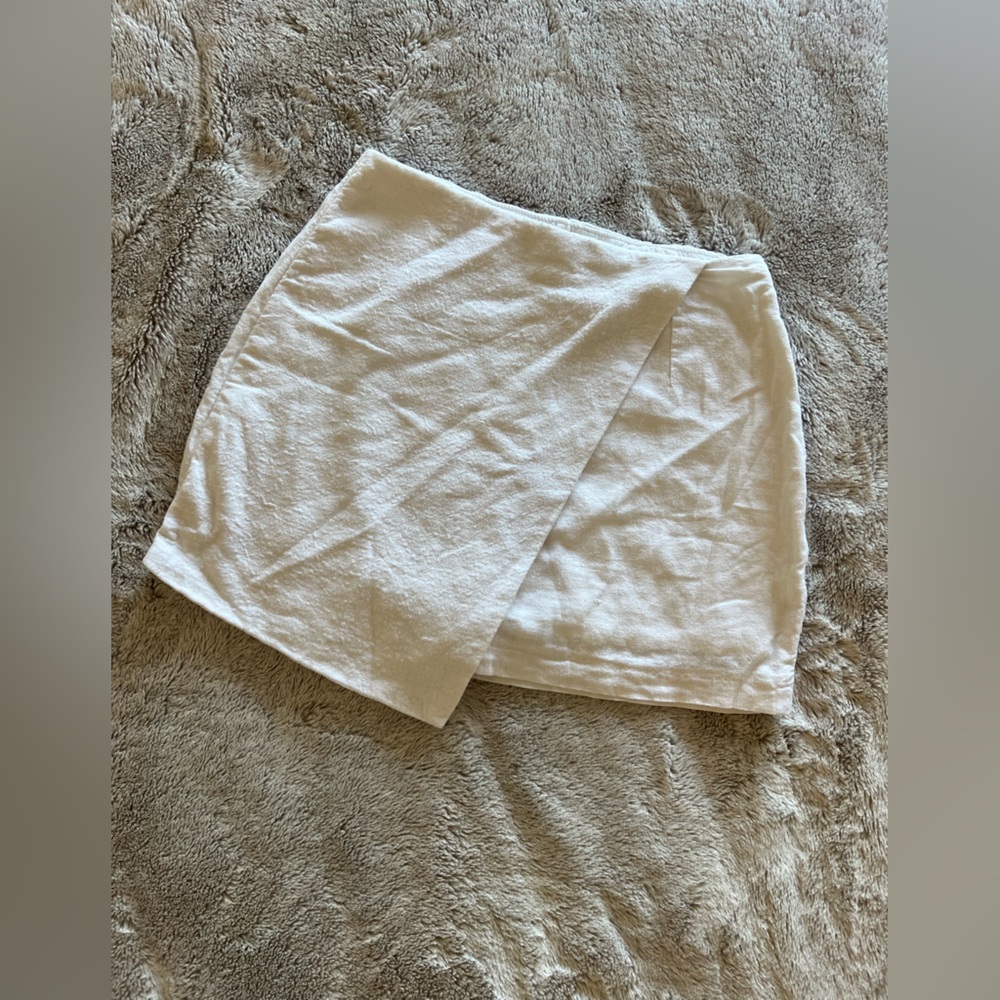 Abercrombie White Wrap Linen Blend Mini Skort